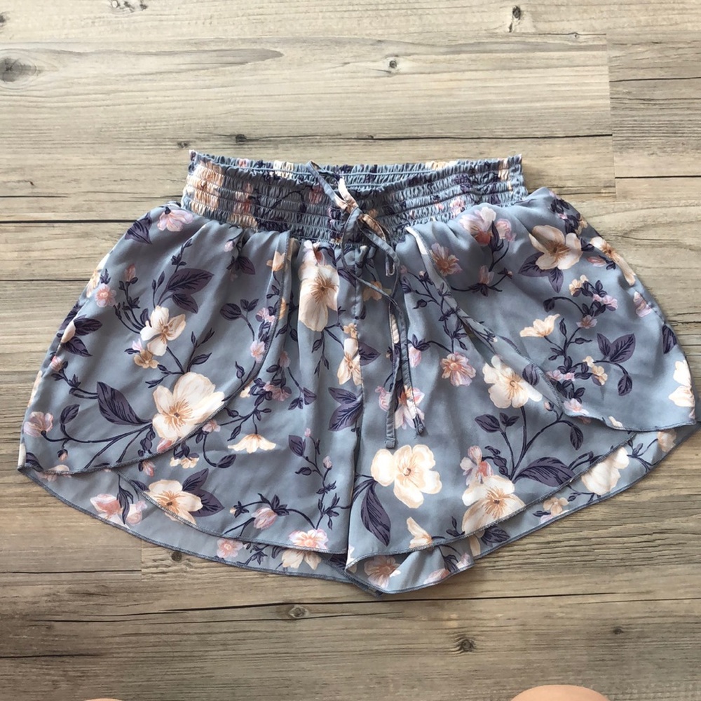 American Eagle Flowy Floral Shorts